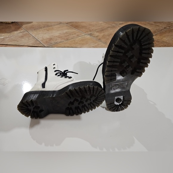 DR MARTENS JADON SMOOTH BOOTIE - Picture 8 of 9